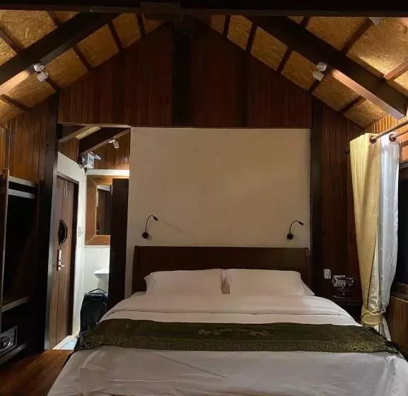 Kawarin Secret Hut Hotel And Resort