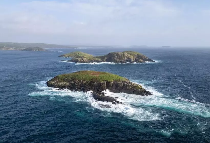 Majatalo Cliffs Edge Retreat