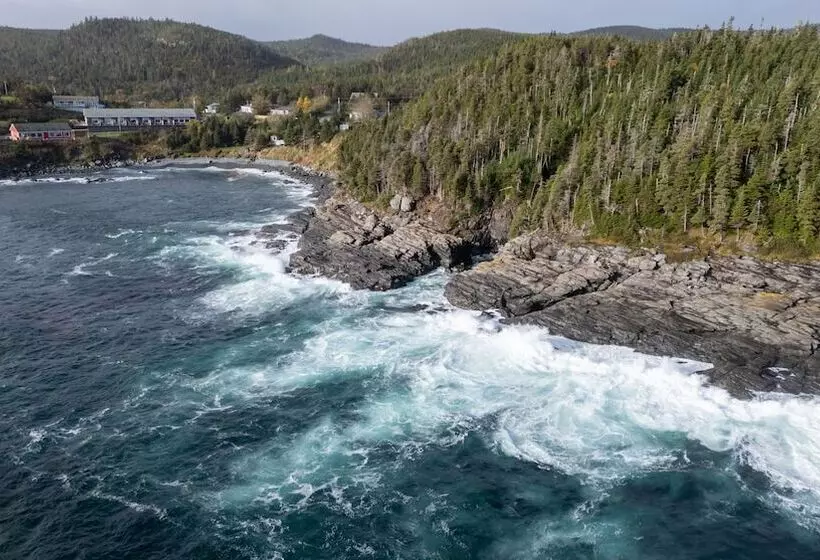 Majatalo Cliffs Edge Retreat