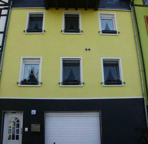 Aamiaismajoitus (B&B) Gästezimmer Hoffmann