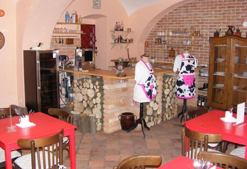 住宿加早餐  Rychta