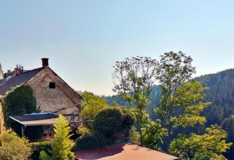 住宿加早餐  Rychta