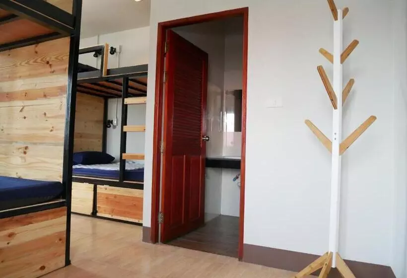Eq Hostel