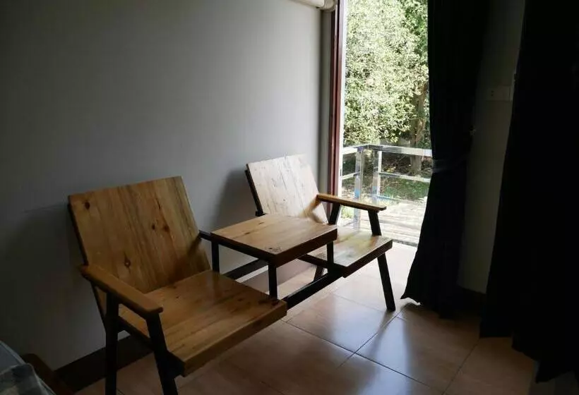 Eq Hostel