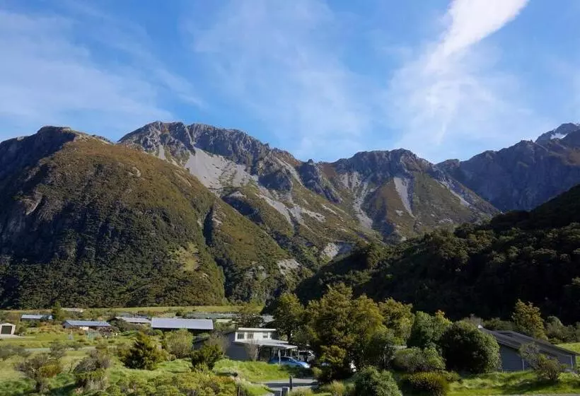Mt Cook Lodge And Motels