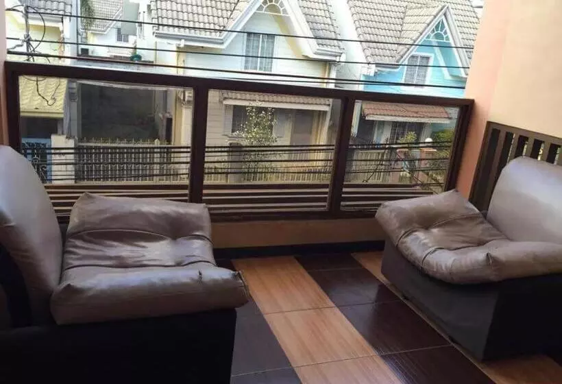 Majatalo Lemon Transient House