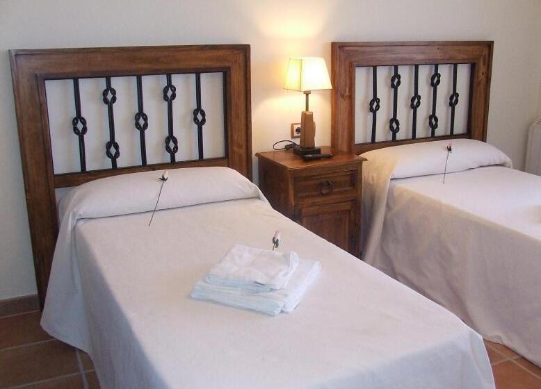 بنسيون Los Herrero