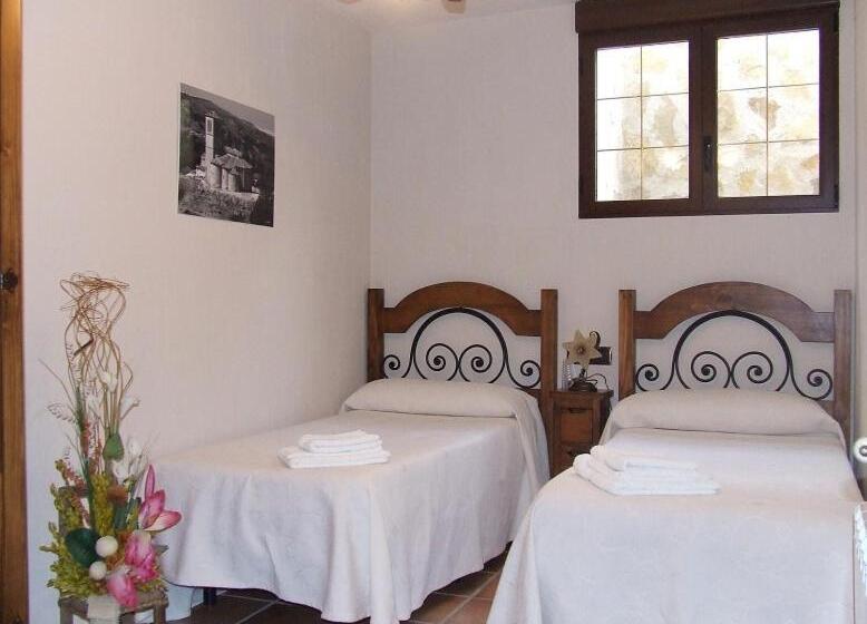 بنسيون Los Herrero