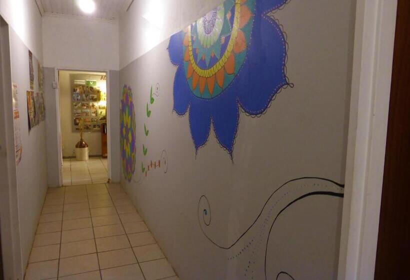 호스텔 Orange Elephant Backpackers