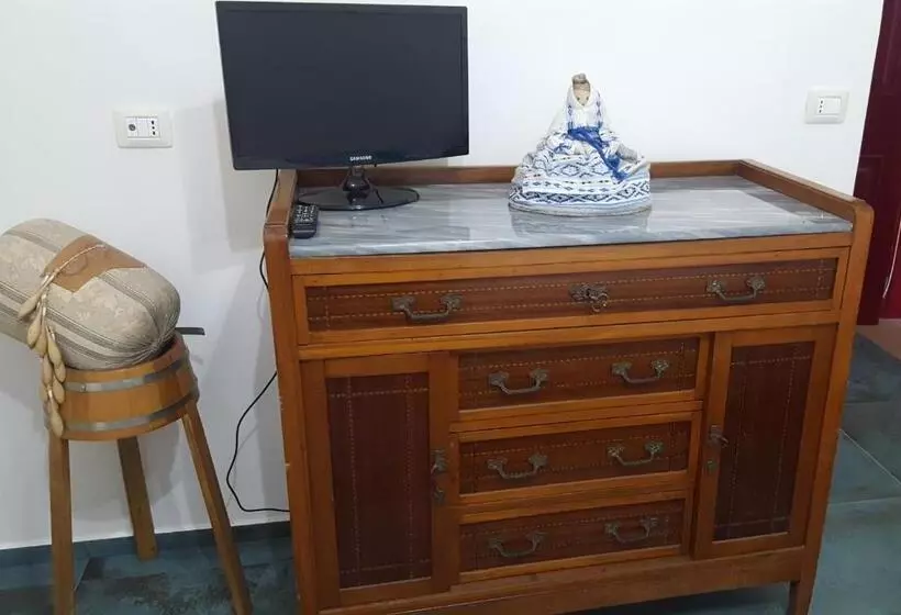 تختخواب و صبحانه Iggh Il Glicine Guest House