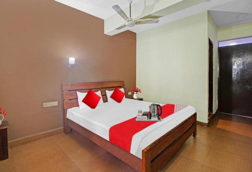 Collection O 90858 Hotel Green Sky