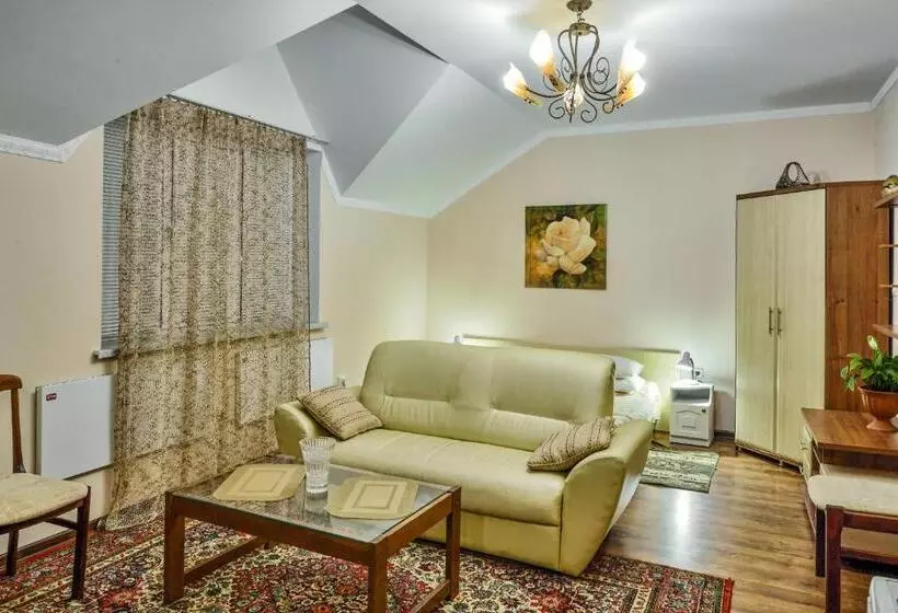 ベッドアンドブレックファースト апартаменты / Mieszkania / Apartments Svitlana