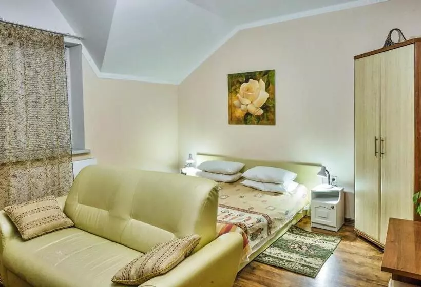 ベッドアンドブレックファースト апартаменты / Mieszkania / Apartments Svitlana