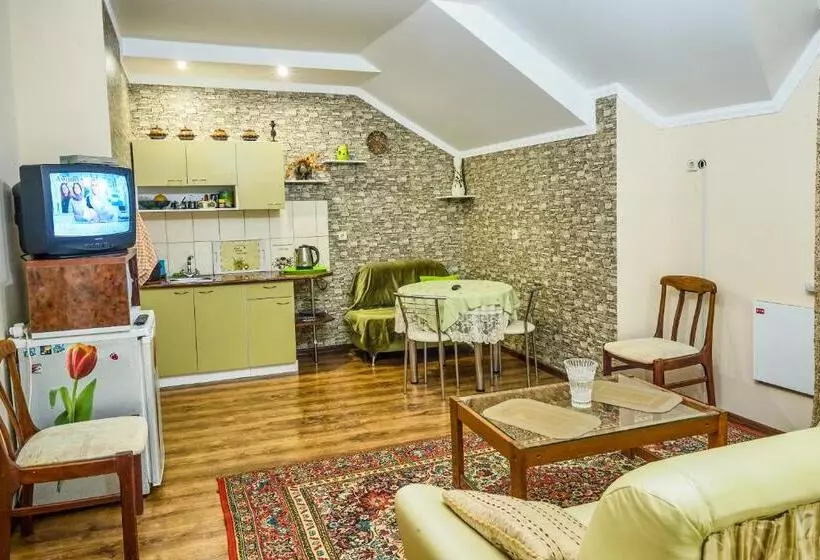 ベッドアンドブレックファースト апартаменты / Mieszkania / Apartments Svitlana