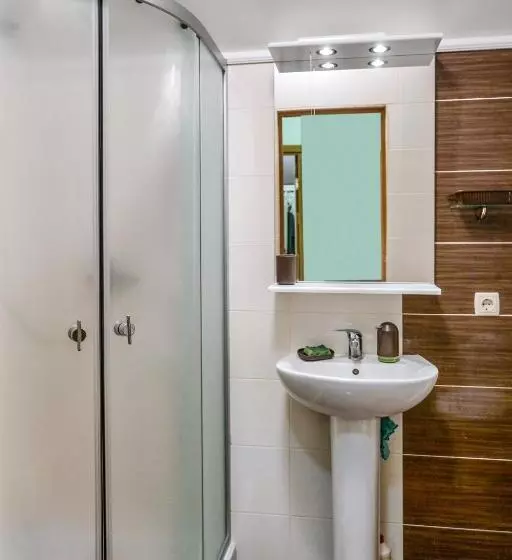 ベッドアンドブレックファースト апартаменты / Mieszkania / Apartments Svitlana
