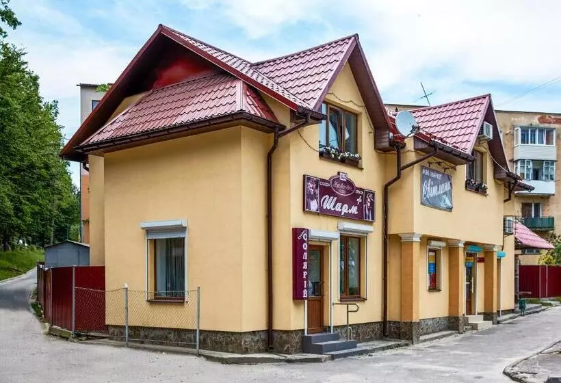 ベッドアンドブレックファースト апартаменты / Mieszkania / Apartments Svitlana