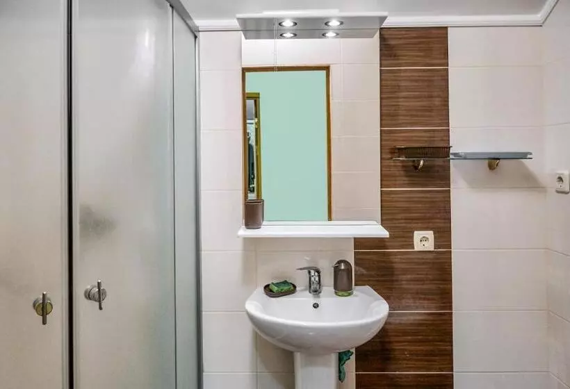 ベッドアンドブレックファースト апартаменты / Mieszkania / Apartments Svitlana