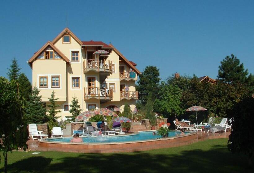 پانسیون Castle House