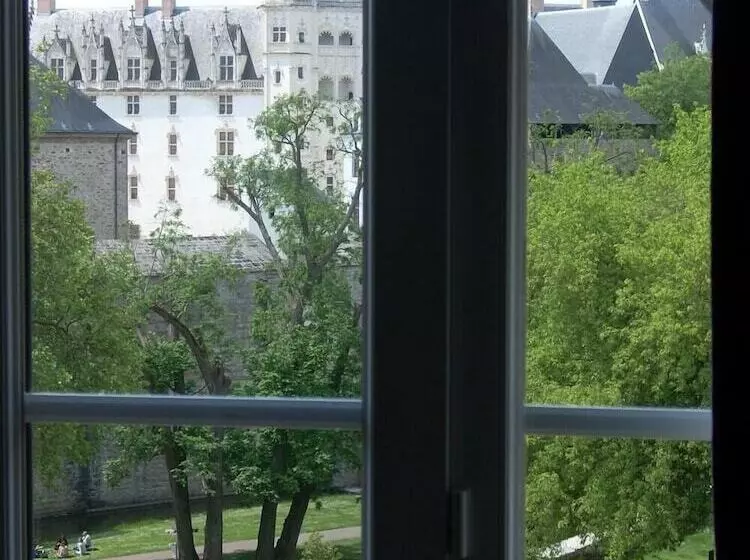 Hotelli Du Château