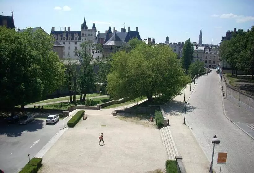 Hotelli Du Château