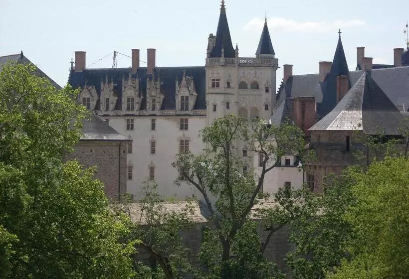 Hotelli Du Château