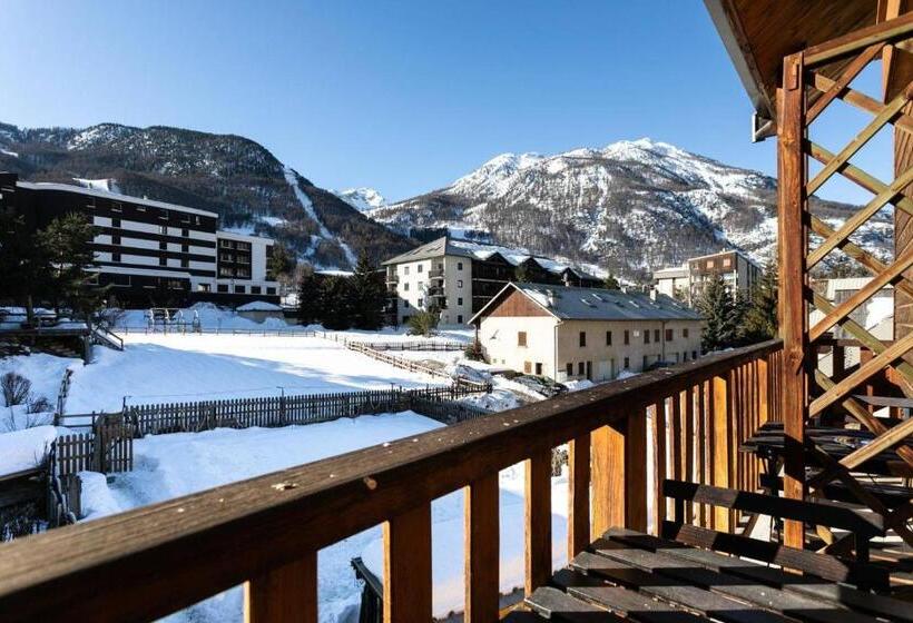 ホテル Hôtel Mont Thabor Serre Chevalier