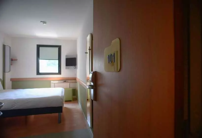 ホテル Ibis Budget Gare De Poitiers