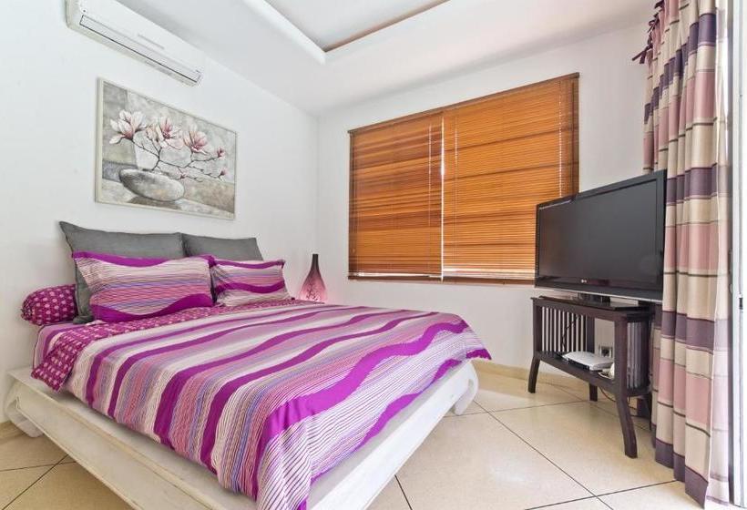 J & J Bali Villas  Seminyak