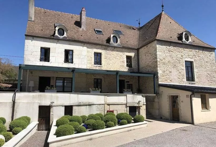 Hotelli Logis L Hôtel D Arc