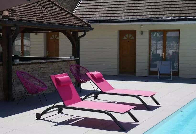Hotelli Logis L Hôtel D Arc