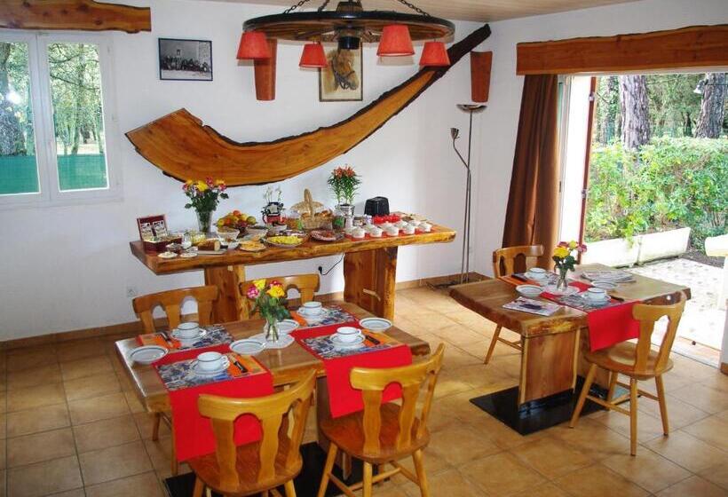 酒店 Les Chambres D Hotes Au Bois Fleuri