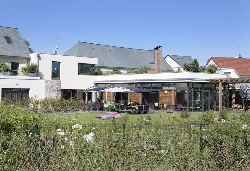Hotelli Logis Hôtel Terre De Loire