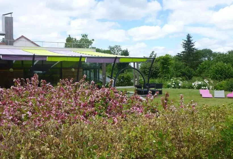 Hotelli Logis Hôtel Terre De Loire
