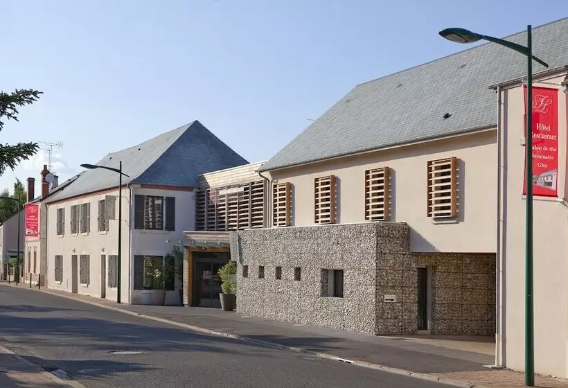 Hotelli Logis Hôtel Terre De Loire