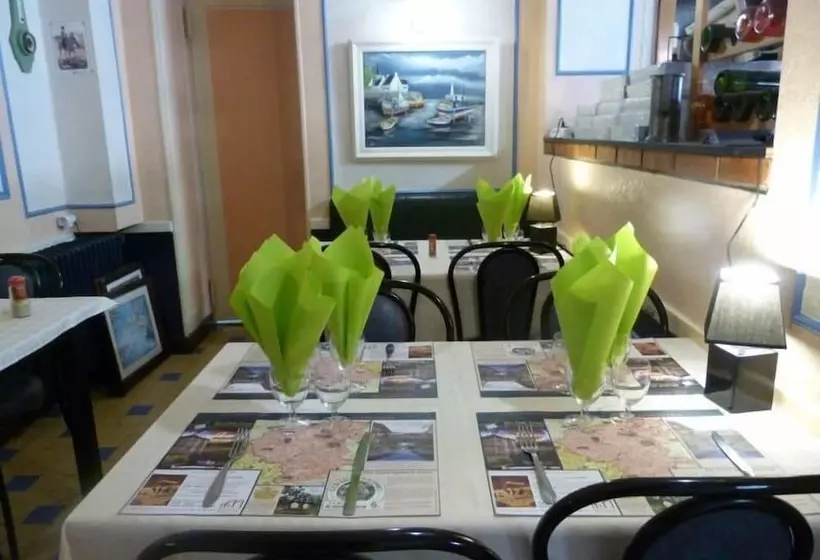 ホテル Hôtel L Escale