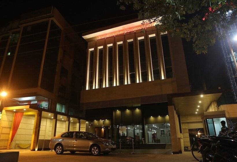 Hotel Mahalakshmi Palace