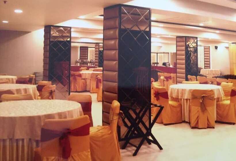 Hotel Mahalakshmi Palace