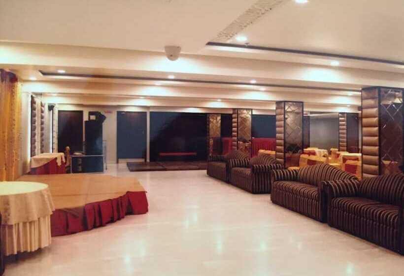 Hotel Mahalakshmi Palace