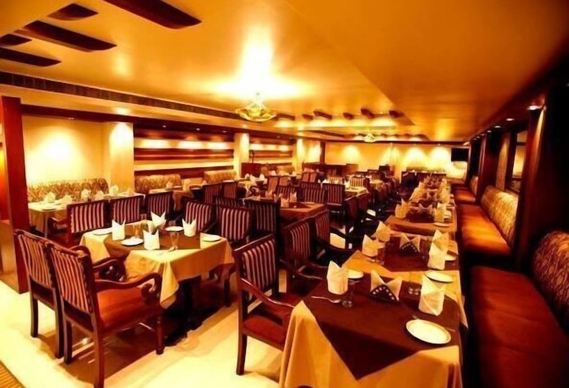 Hotel Mahalakshmi Palace