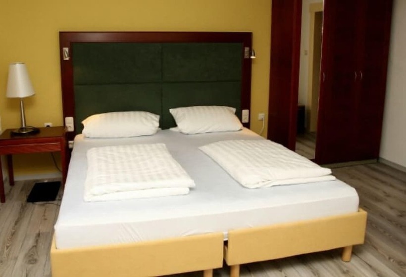 ホテル Pension Zur Lärche