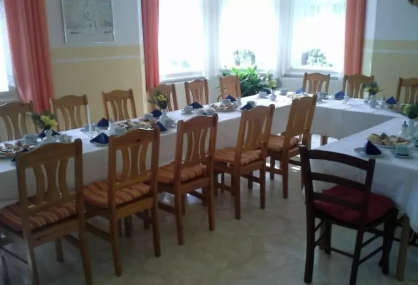ホテル Pension Zur Lärche