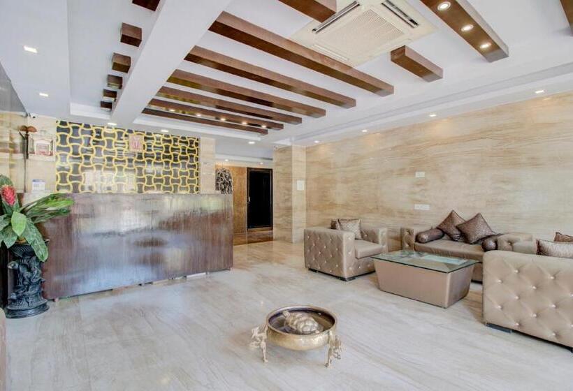 Отель Royale Palace