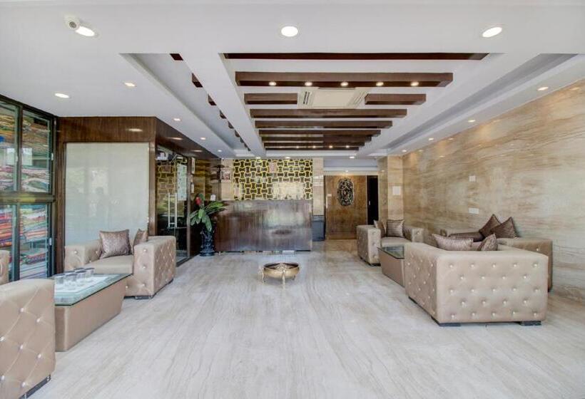 Отель Royale Palace