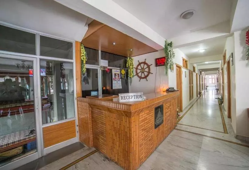 ホテル Satkar Residency   Riverside Old Manali