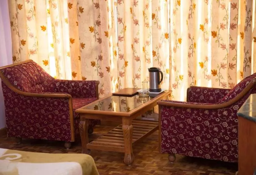 ホテル Satkar Residency   Riverside Old Manali