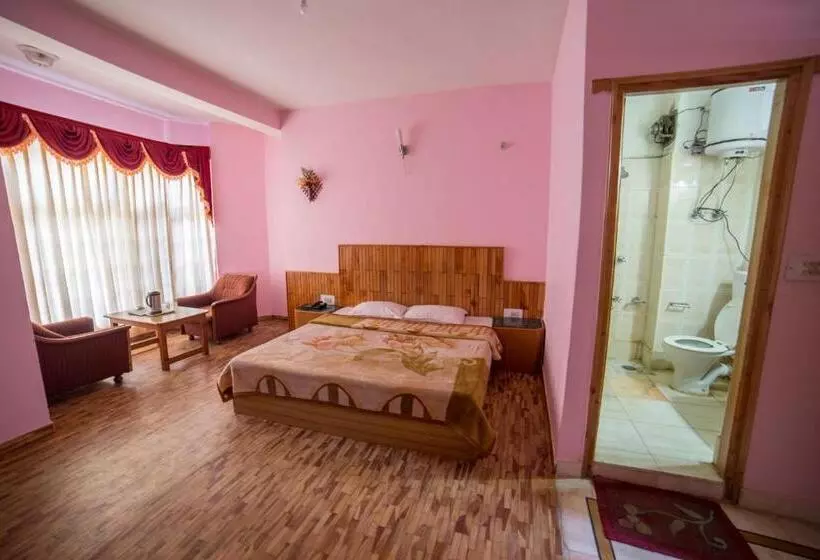 ホテル Satkar Residency   Riverside Old Manali