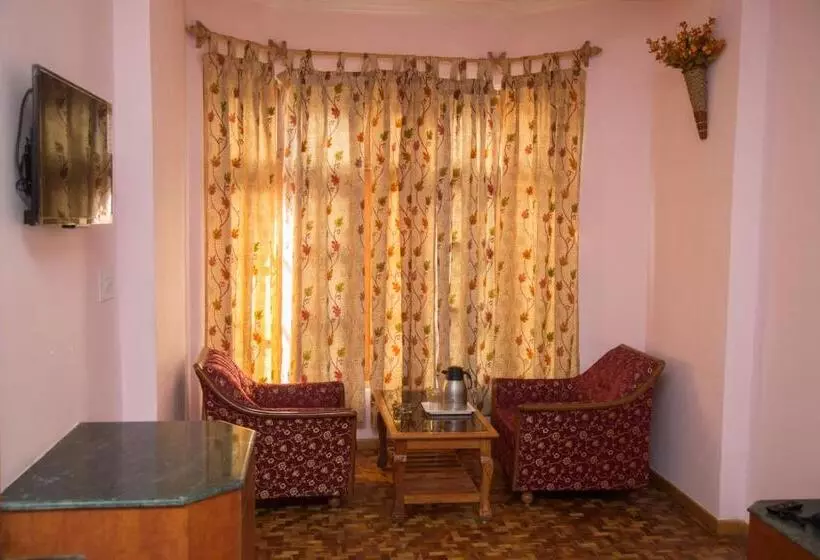 ホテル Satkar Residency   Riverside Old Manali