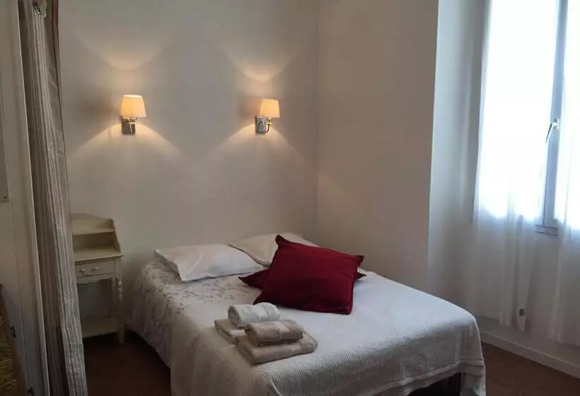 Hotel Studios Floreal
