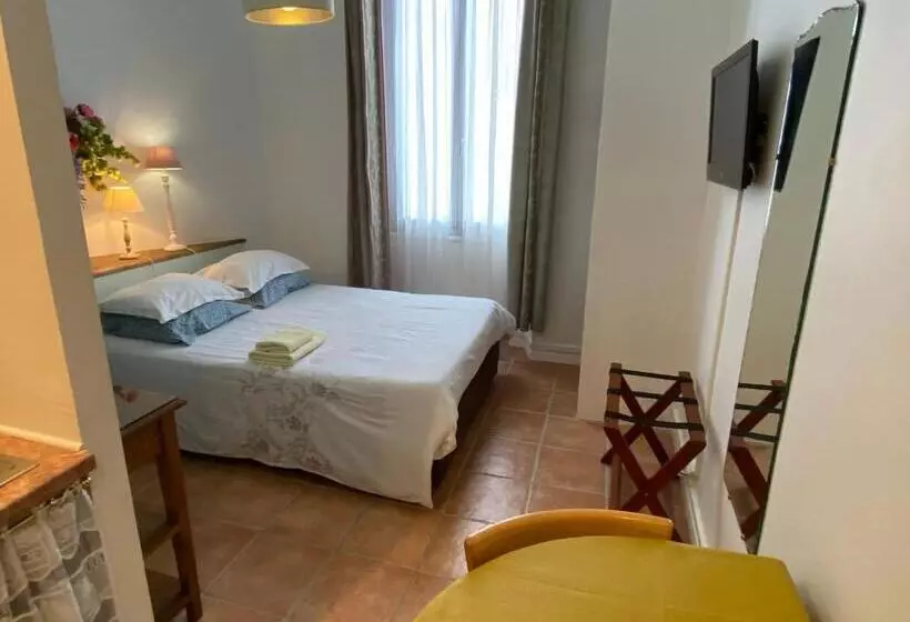 Hotel Studios Floreal