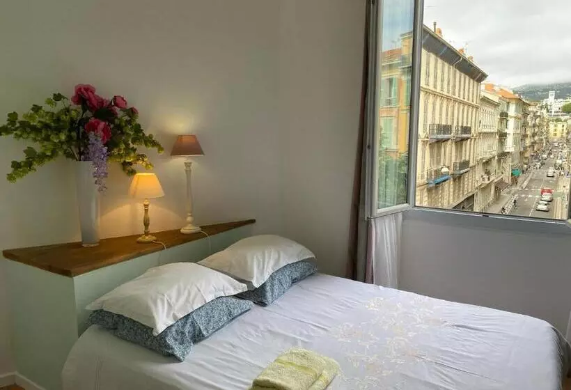 Hotel Studios Floreal